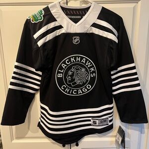 NWT Chicago Blackhawks 2019 Winter Classic Fanatics Jersey Youth S/M